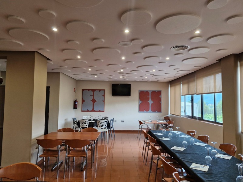 Interior de local comercial realizado por Construcciones Guaita